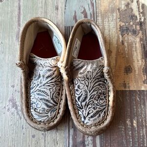 Girls size 7 twisted X shoes